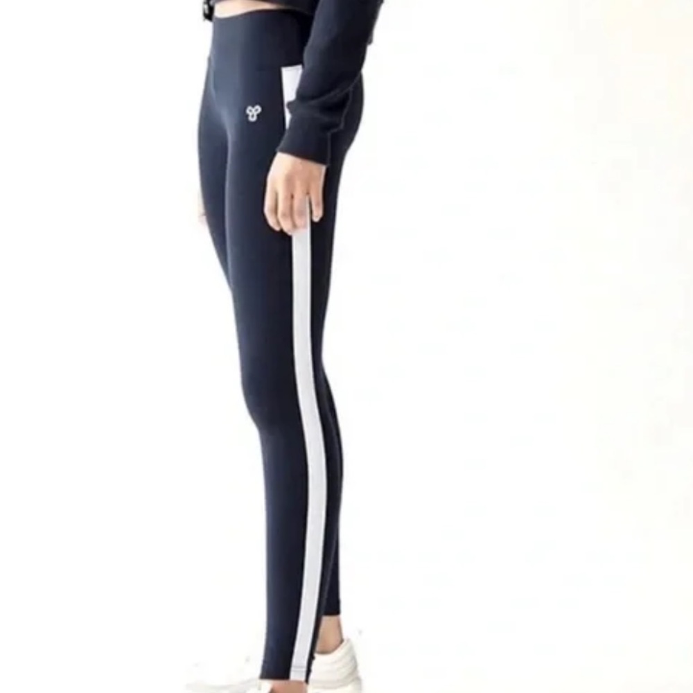 Size M - RARE HR Vintage TNA leggings